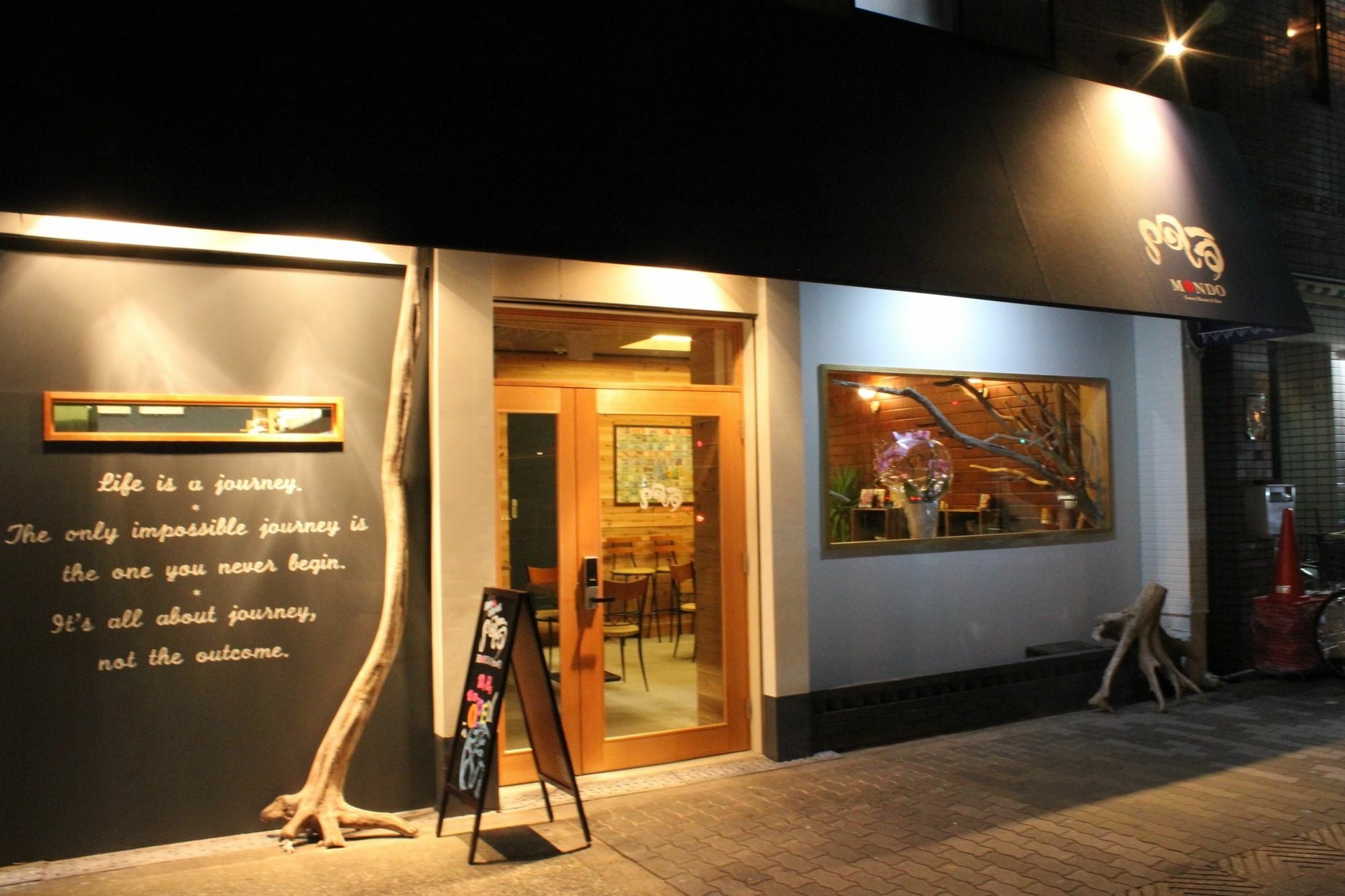Bar And Hostel Mondo Osaka Exteriör bild